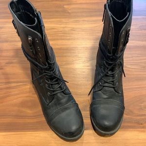 Black boots w cash/credit card pocket
